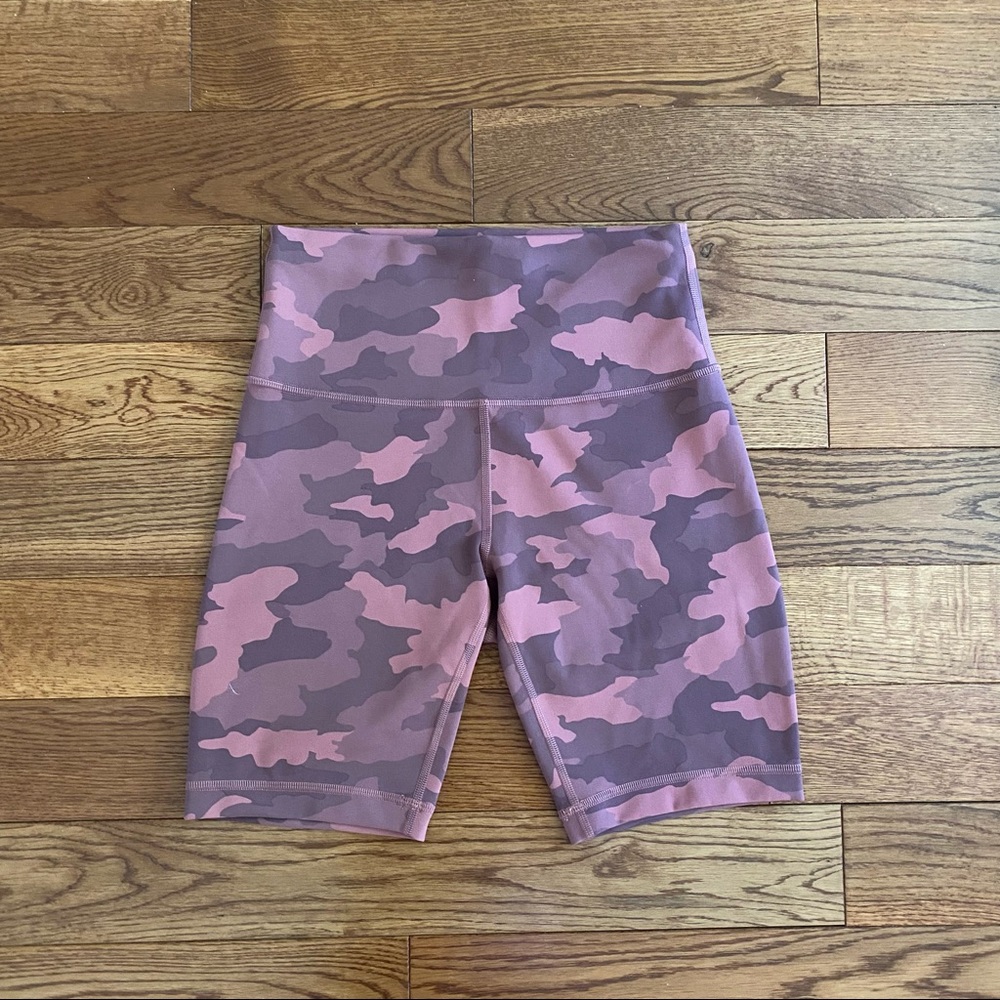 Lululemon Wunder Train 8” Shorts